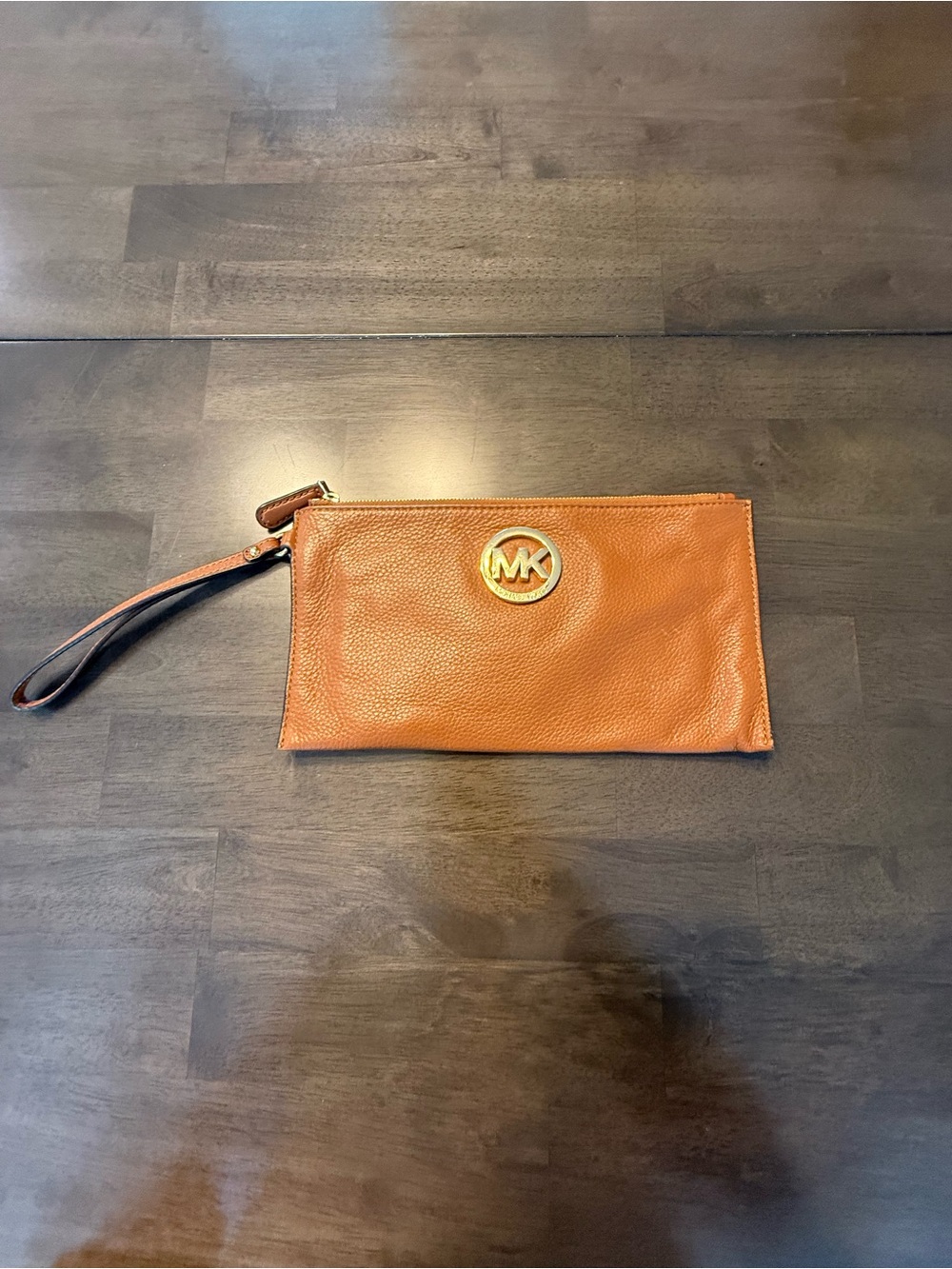 Michael Kors luggage Leather Wristlet with Gold MK Logo